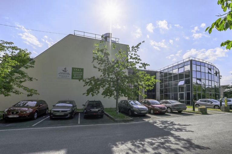 Présentation des instituts Centre hospitalier Sud Seine et Marne 77 Urgences 24h/24 Présentation des instituts Centre hospitalier Sud Seine et Marne 77 Urgences 24h/24